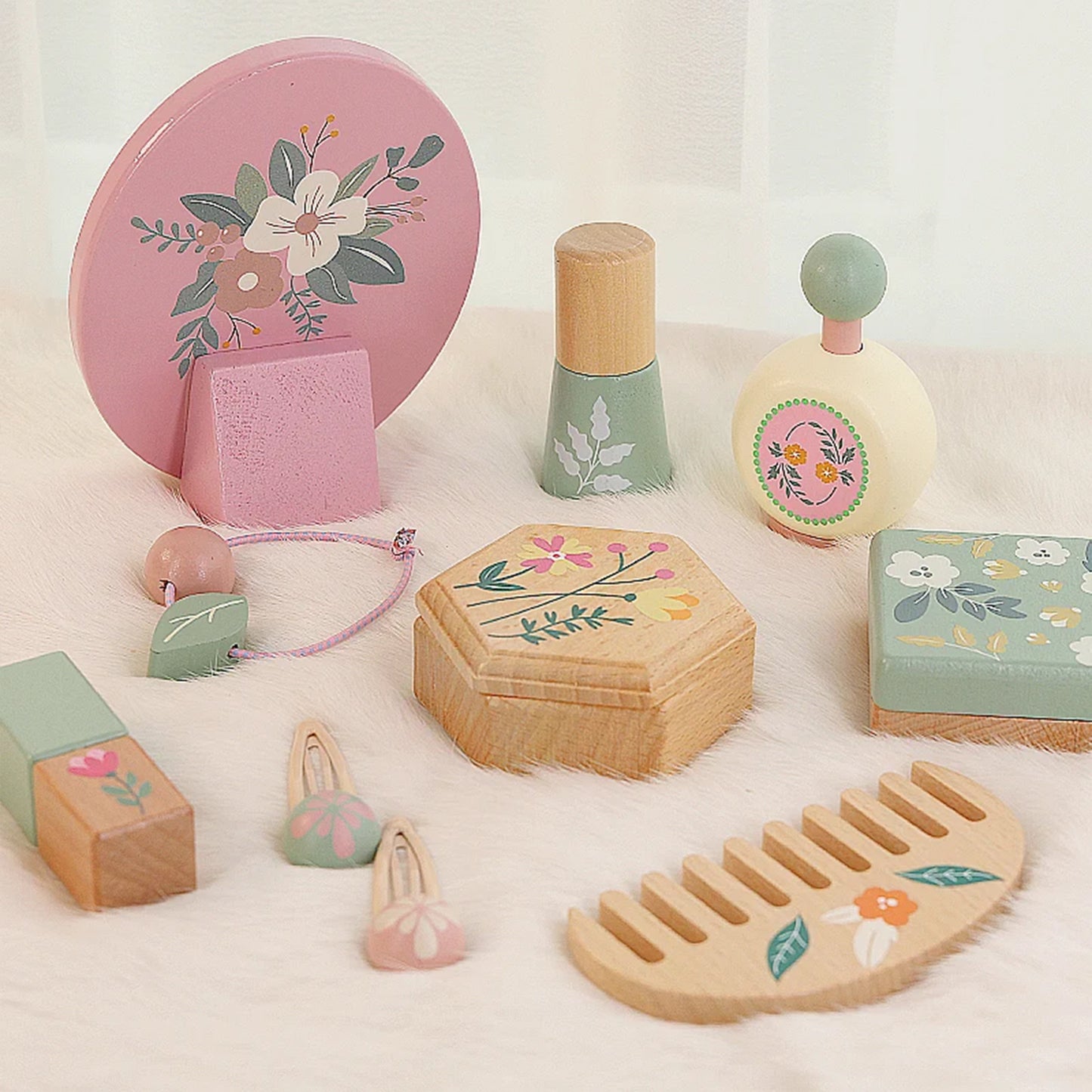 Jessruly® Wooden Makeup Set