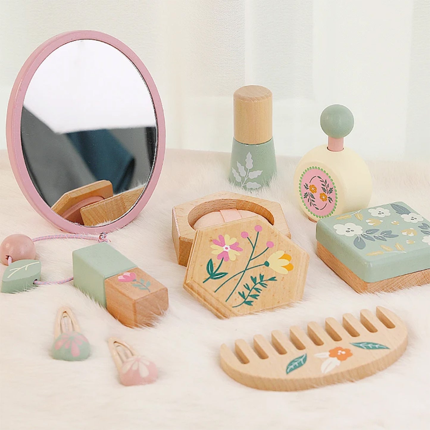 Jessruly® Wooden Makeup Set